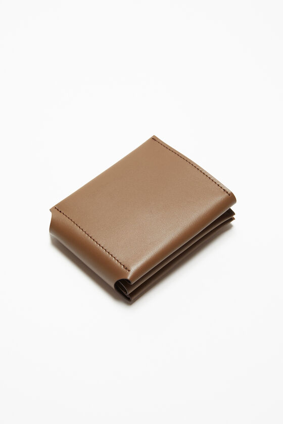 (image for) Refined Leather trifold wallet